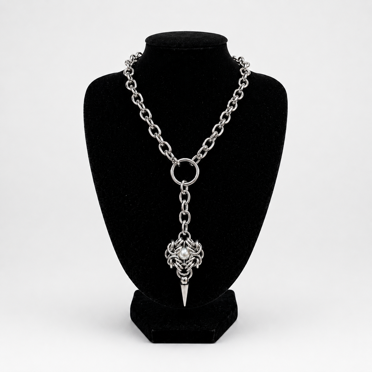 Pearl gothic chocker