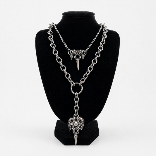 The No Rose All Thorns Set" o "No Rose All Thorns Set + Matching Dagger Choker